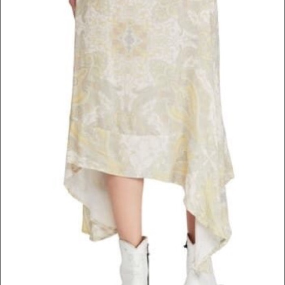 Free People
At the Shore Skirt - Picture 2 of 7